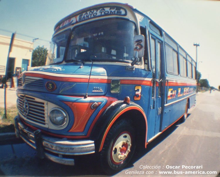 Mercedes-Benz LO 1114 - Santo Tomé - L Bis
http://galeria.bus-america.com/displayimage.php?pos=-13320
Fotografía de : Oscar Pecorari, fileteador
http://fileteadospeco.blogspot.com
