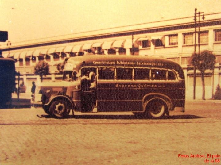 Morris Comercial - Expreso Quilmes
Fotografía de : Sergio Ruiz Díaz
Colección de El palo de la 98
Imagen extraída por gentileza de "Línea 98" en Facebook
http://www.facebook.com/pages/Línea-98/59673917454
(Otro agradecimiento para Freewheel, que me avivo de esto)
