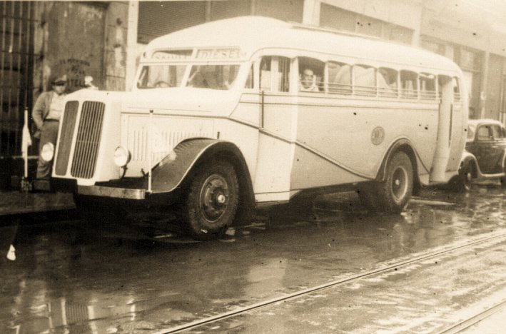 Skoda - Gnecco - E.M.T.R.
Fotografía: ¿?
Archivo: Escuela Superior de Museología (Rosario)
Publicado en: Historia del Transporte Urbano de Rosario (1850-2010)
Se puede descargar de: http://www.etr.gov.ar/publicaciones.html
