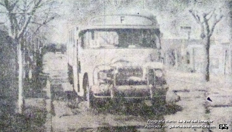 Bedford J6LZ1 - 12 de Octubre
Línea F (Córdoba)

Fotógrafo: desconocido
Publicado en diario: La Voz del Interior
