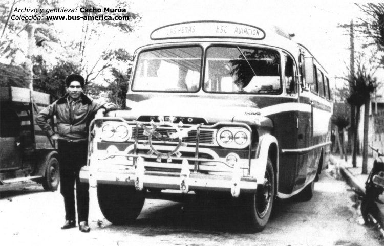 Desoto D 400 - Andreolli y D`Alessandro
Línea 53 (Córdoba), interno 1

Fotografía: familia Alarcón
Archivo y gentileza: Cacho Murúa
