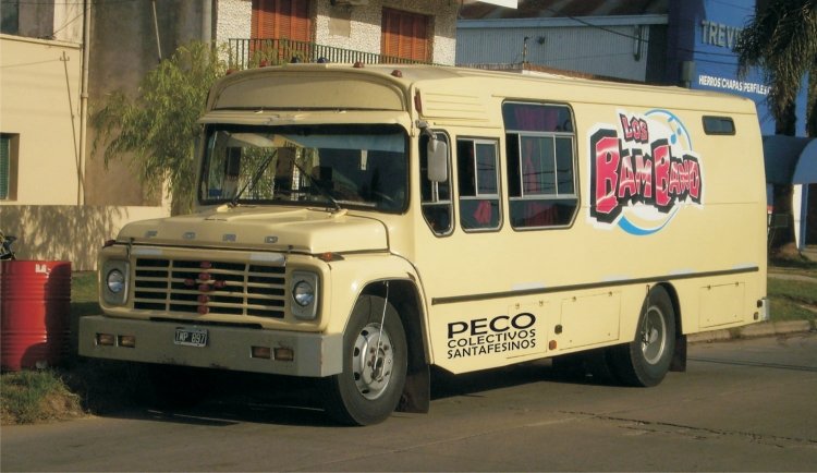 Ford B-7000 - Costa Brava - Los Bam Band
B.1926556 - TMP897
http://galeria.bus-america.com/displayimage.php?pos=-26905
http://galeria.bus-america.com/displayimage.php?pos=-26906

Fotografía: Oscar Pecorari
