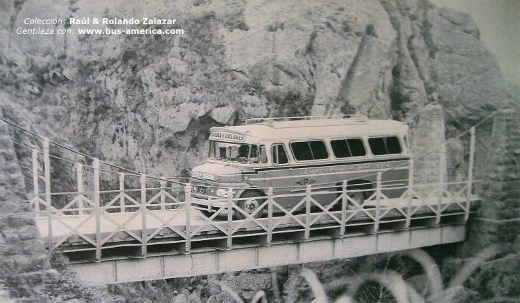 Mercedes-Benz LO 1112 - La Porteña - Empresa Pampa de Achala
Fotografo: ¿? (al no recordar el nómbre lo llamaremos "X1")
Colección: Rolando Zalazar & Raúl Zalazar

Al volante del interno 5 se encuentra Raúl Zalazar
