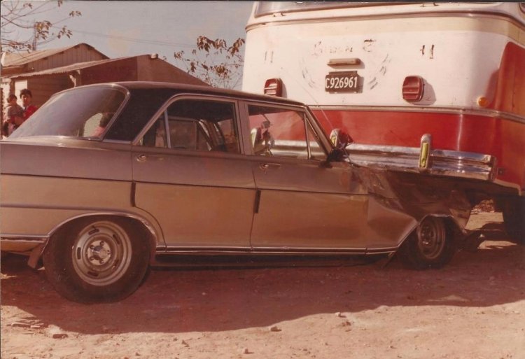 Mercedes-Benz LO 1114 - El Detalle - Blas Parera
C.926961
http://galeria.bus-america.com/displayimage.php?pos=-25281

Fotografía: ¿?
Publicado en: Línea 3 x siempre (en facebook : http://www.facebook.com/Linea3XSiempre )
Un agradecimiento a "Línea 3 x Siempre" & Blas Schmidt
