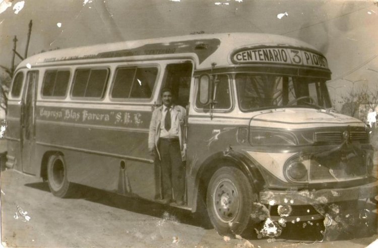 Mercedes-Benz LO 1112 - El Detalle - Blas Parera
Fotografía: Lucy
En la imagen: Enrique Santa Cruz
Publicado en: Línea 3 x siempre (en facebook : http://www.facebook.com/Linea3XSiempre )
Un agradecimiento a "Línea 3 x Siempre" & Blas Schmidt
