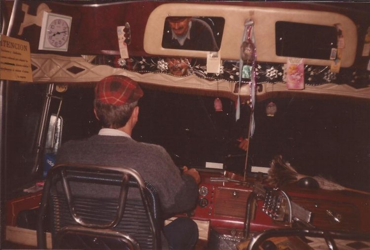 Mercedes-Benz LO 1114 - Suyai 2000 - Blas Parera
http://galeria.bus-america.com/displayimage.php?pos=-25394

Fotografía: Alfredo Godoy
Publicado en: Línea 3 x siempre (en facebook : http://www.facebook.com/Linea3XSiempre )
Un agradecimiento a "Línea 3 x Siempre" & Blas Schmidt
(Vista interior de la unidad)
