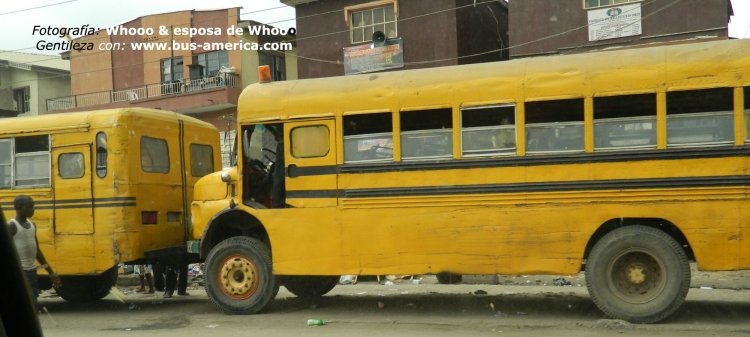 Mercedes-Benz L - Blue Bird (ensamblado en Nigería) - "molue" 
Fotografía de mi amigo: Whooo & su esposa

Lo de ensamblado en Nigeria es una suposición mía, pues me parece Blue Bird, dicha marca se ha comercializado en Nigería, y el chasis no es de origen estadounidense.
