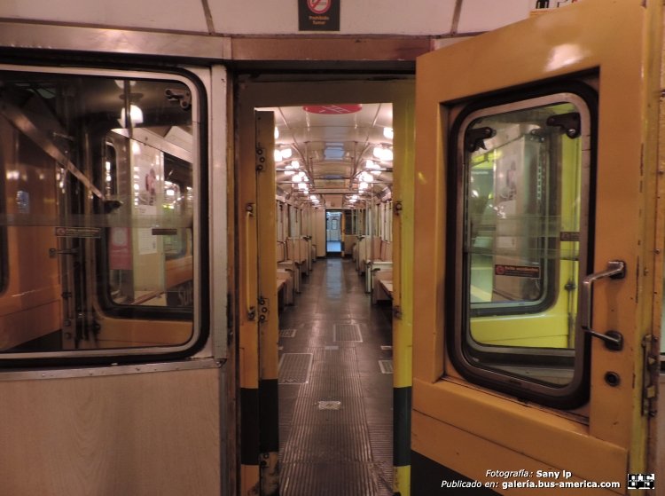 Siemens-Schuckert Orestein & Koppel (en Argentina) - Metrovías
Línea H (Buenos Aires)

Fotografía y gentileza: Sany L.P

(Vista interior de la unidad)
