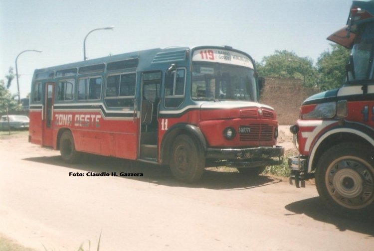 Mercedes-Benz LO 1114 - Costa Brava - Zona Oeste
S.467774
Fotografía: Claudio H. Gazzera
