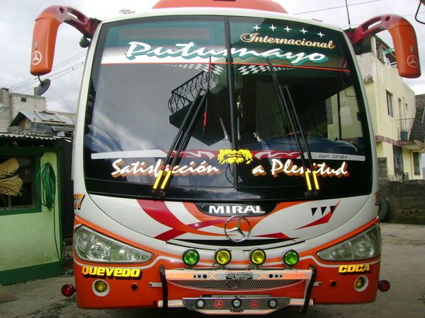 Bus Interprovincial del Ecuador.
