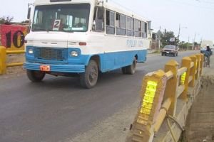 Bus Thomas Del Ecuador
