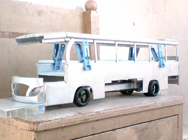 Proyecto Megabuss
Avance del bus miniatura
Angel Vinueza / Ecuabus
