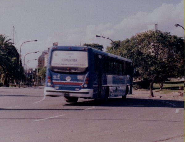 CIUDAD  DE  CORDOBA.
VW . GALICIA , PASANDO  PARQUE  SARMIENTO.
