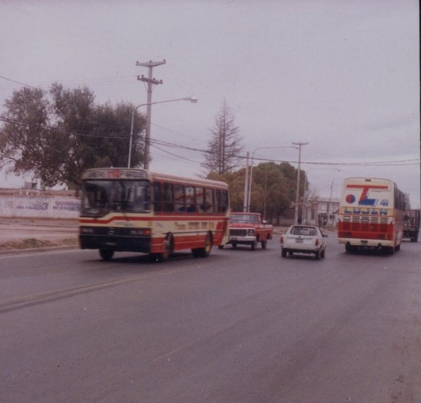 CORONEL  DIAZ  SA.
RUMBO  AL  CENTRO , PASANDO  POR  LAS  HERAS .
