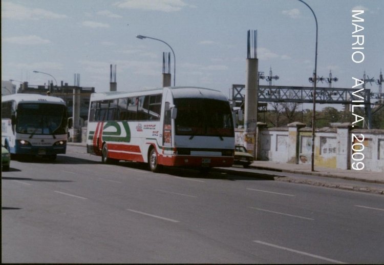 PARTICULAR
PASANDO  POR  ENFRENTE  DE  NETOC.
