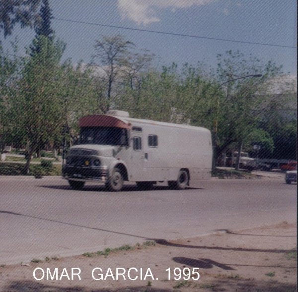 PARTICULAR
PASANDO  POR  ENFRENTE  DE  ESTACION  FF.CC. FGB.
Fotograf�a : Amigo Garc�a
