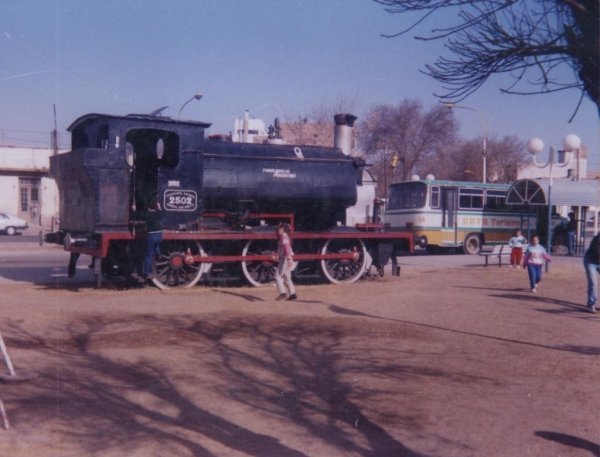 COTA  TURISMO.
ENFRENTE  ESTACION  FFCC. GSM.
