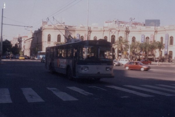 Uritzky ZIU 682 B10 (en Argentina) - Trolebus TAMSE
PASANDO  POR  PATIO  OLMOS.
