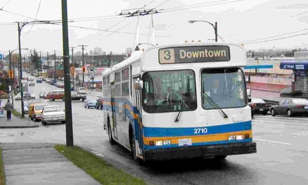 TROLES  FLYER  012
ESCENAS  TOMADAS , EN  CANADA. (Fotografo : �? - extraidas del Grupo Autobus) 
