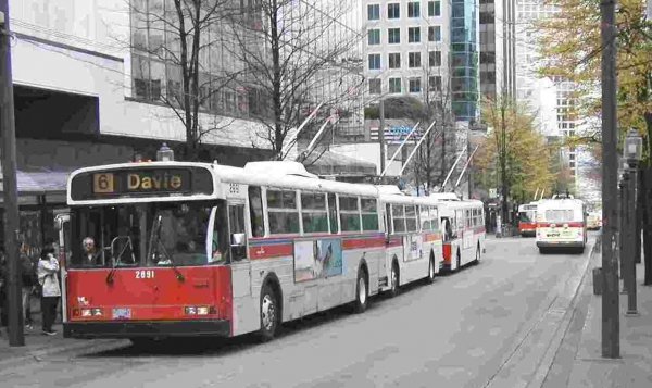 TROLES  FLYER  013
ESCENAS  TOMADAS , EN  CANADA. (Fotografo : �? - extraidas del Grupo Autobus) 
