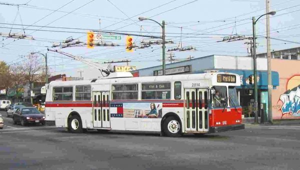 TROLES  FLYER  006
ESCENAS  TOMADAS , EN  CANADA . (Fotografo : �? - extraidas del Grupo Autobus)
