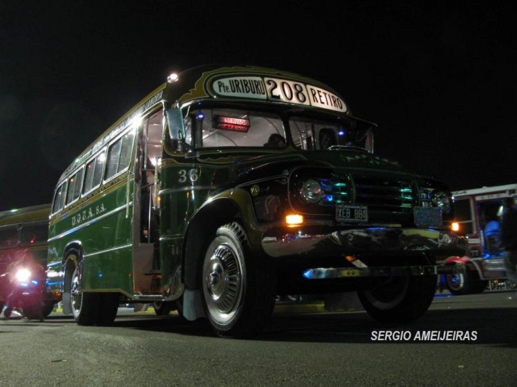 Bedford J6LZ1 - Alcorta - D.O.T.A.
Foto en el 6to encuentro del Club Famosos de Buenos Aires

http://galeria.bus-america.com/displayimage.php?pos=-27051
