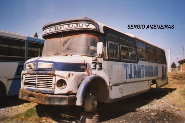 Mercedes-Benz LO 1114 - Alcorta - Coop. Matorras
Acá está el mismo de la foto histórica, pero 22 años después. Una tristeza verlo así.
Palabras clave: 1114 alcorta matorras jujuy