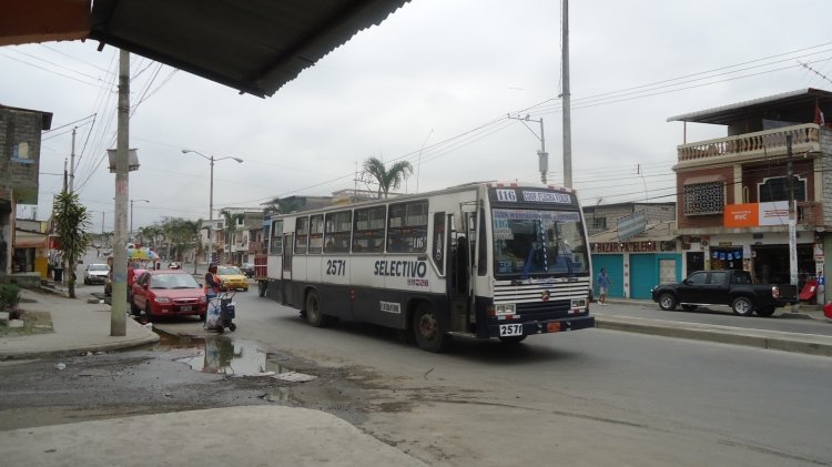 Caio Vitoria (en Ecuador) - Flecha Verde
Caio Vitoria sobre Chasis Mercedes Benz OF 16-20 (Corto)
