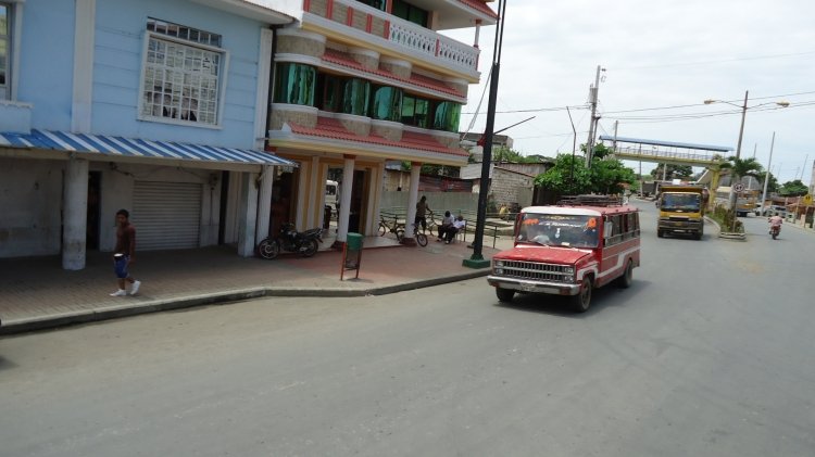 Chevrolet 350 Thomas (Ecuador)
