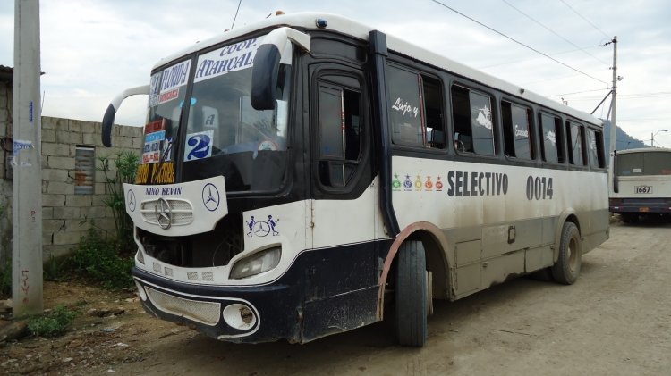 Hino FD 
http://galeria.bus-america.com/displayimage.php?pos=-18085
