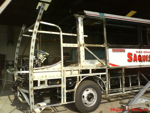 BUSSCAR EL BUS 320-VILLALBA (en Ecuador)
IMAGEN DE JUAN DURÁN FACILITADA POR EDISON PALOMEQUE
http://galeria.bus-america.com/displayimage.php?pos=-12906
http://galeria.bus-america.com/displayimage.php?pos=-12907
