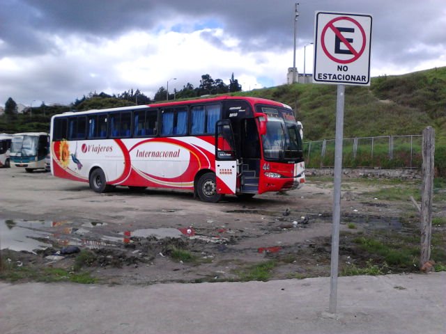 MARCOPOLO ANDARE CLASS (EN ECUADOR) - VIAJEROS INTERNACIONAL
DE PASEO POR LOJA
