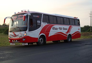 SANTA GEMA
FOTO DE LA WEB DE BUENVIAJE EN ECUADOR, BUS CON LATERALES DE MONCAYO
