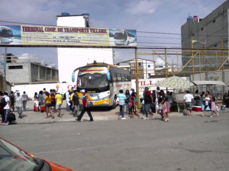 YUTONG ZK6100 (en Ecuador) - Villamil
IMAGEN CAPTURADA  EN LA TERMINAL TERRESTRE DE TRANSPORTES VILLAMIL
