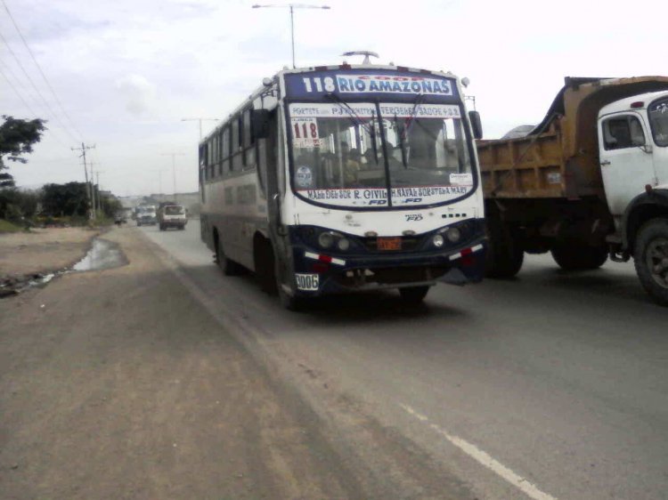 BUSCARS
IMAGEN CAPTURADA EN LA VIA PERIMETRAL DE LA CIUDAD DE GUAYAQUIL, FRENTE REFORMADO POR EL MISMO CARROCERO
