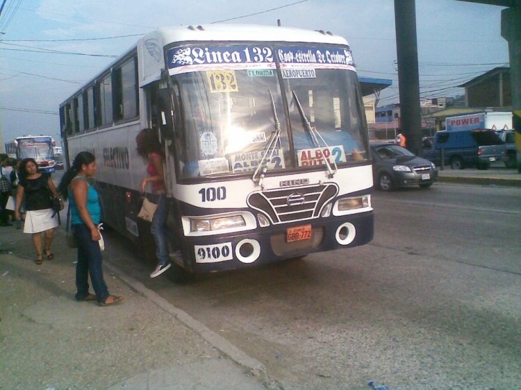 alboruta en guayaquil
GBB772
FOTO TOMADA EN LA CDLA. MARTHA DE ROLDOS, A ESTA LINEA SE LA CONOCE COMO ALBORUTA
