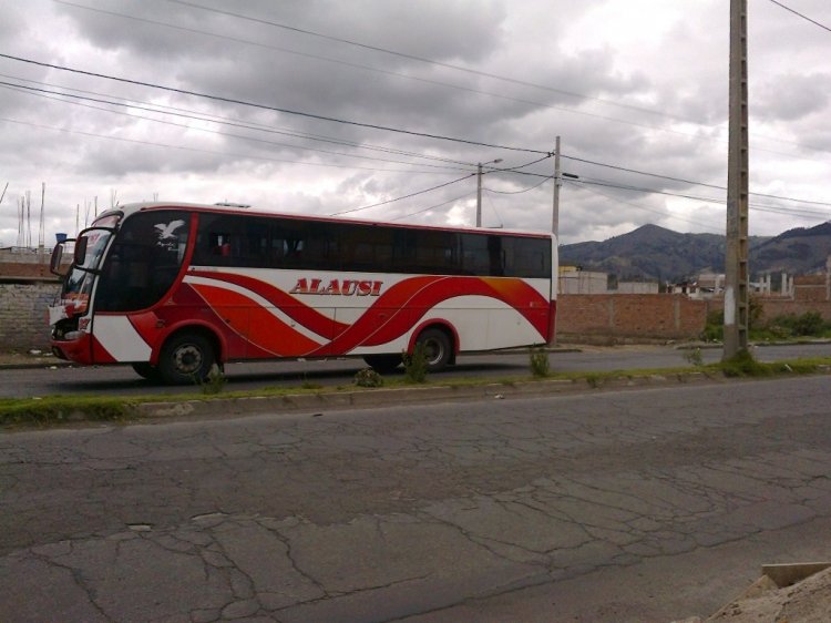 MEGABUSS EN TRANS ALAUSI
IMAGEN DE JUAN DURÁN
