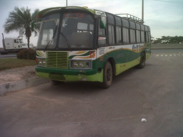 COOP. TRANSPORTES INTERPROVINCIALES EL EMPALME, Que carroceria es???
Que carroceria es; Guayaquil - Ecuador
