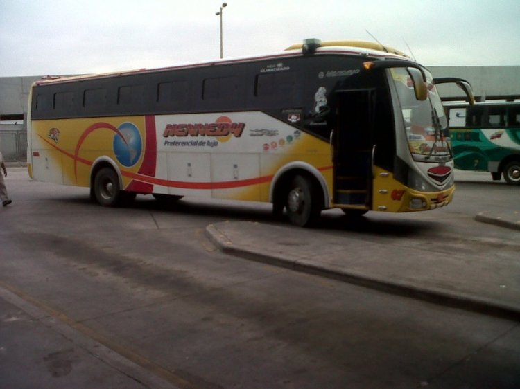 MONCAYO EN TRANSPORTES KENNEDY
TERMINAL TERRESTRE DE GUAYAQUIL
