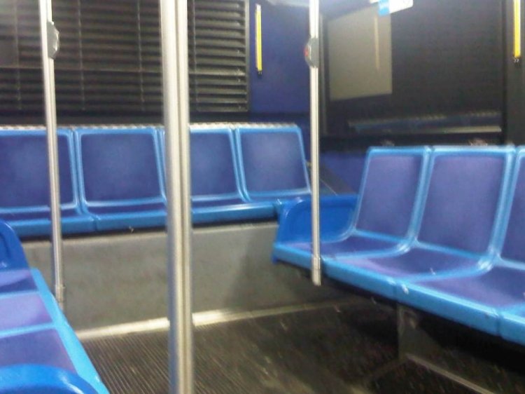 INTERIORES DE BUS
FOTO LEGANDO A MI TRABAJO, DESDE OTRA TOMA; IMAGEN DEL BUSOLOGO JUAN CARLOS
(vista interior de la unidad)
