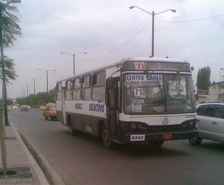 CAIO ALPHA (EN ECUADOR)
BUS CON RUTA AL TERMINAL TERRESTRE DE GUAYAQUIL

