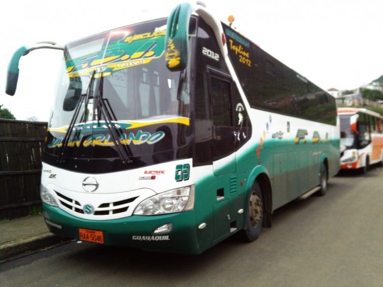 SERMAN TIPO YUTONG DE FBI
RAA5046
CADENA SABATINA EN CUIDAD ALFARO
