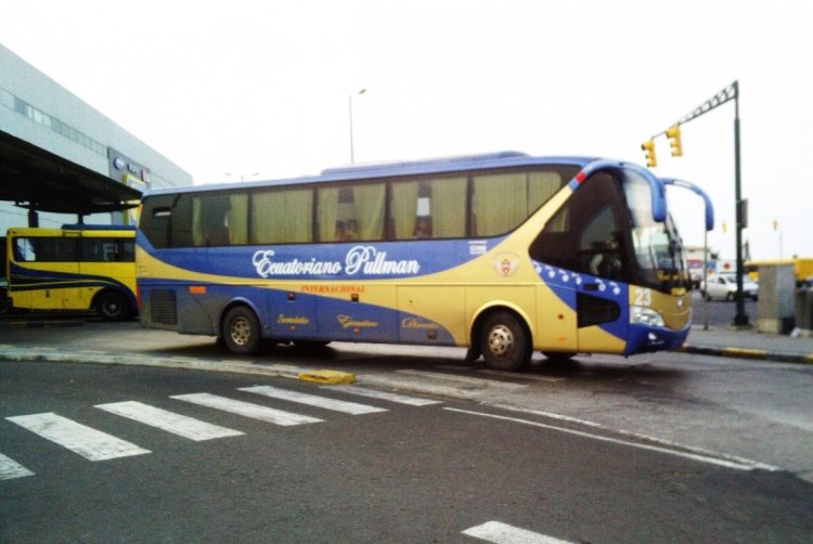 YUTONG ZK6129H (EN ECUADOR) - ECUATORIANO PULLMAN EJECUTIVO
TERMINAL TERRESTRE DE GUAYAQUIL
