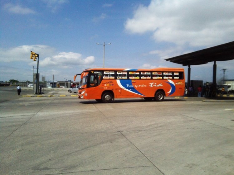 NARANJA 14, QUE CARROCERIA ES- REFORMADA POR MONTOYA
TERMINAL TERRESTRE DE GUAYAQUIL
