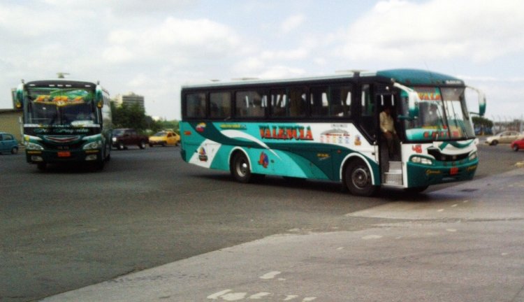 BUSSCAR EL BUS 320 REFORMADO (EN ECUADOR) - COOP VALENCIA
TERMINAL TERRESTRE DE GUAYAQUIL

