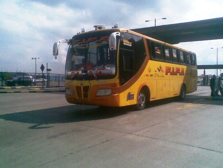 MODELO 2008
FOTO TOMADA EN LA SALIDA DE BUSES DE LA TERMINAL TERRESTRE DE LA CIUDAD DE GUAYAQUIL
