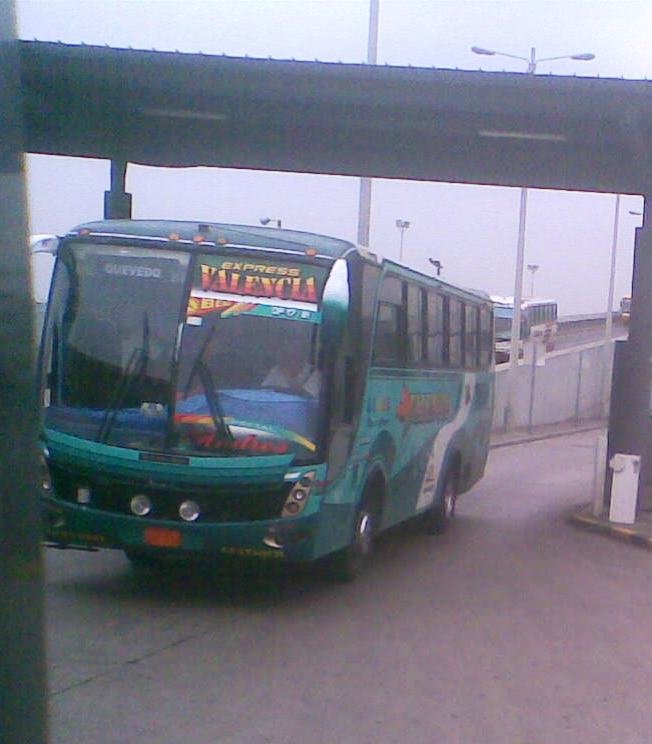 MEZCLA DE SILVER CON CAIO GIRO
FOTO TOMADA EN LA SALIDA DE BUSES DEL TERMINAL TERRESTRE DE LA CIUDAD DE GUAYAQUIL
