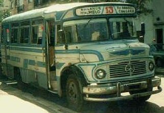 Fotografía : Osvaldo Abner
Publicada en BusArg : http://www.busarg.com.ar/l%ECneas_del_ayer1.htm.
