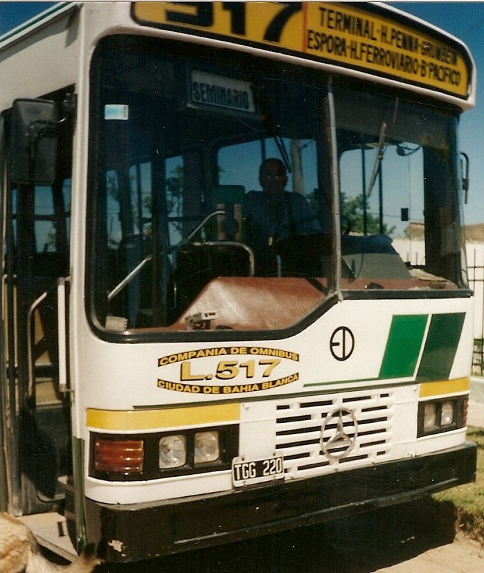LOS QUE YO MANEJE!!!
CIA DE OMNIBUS CDAD. DE BAHIA BLANCA - 2� etapa - A�OS DE FUNCIONAMIENTO 2000-2002
Se puede consultar la historia de esta l�nea en [url=http://revista.bus-america.com/Notas/517.htm] revista.bus-america.com 517
[/url]
Fotograf�a : Ricardo Herner
