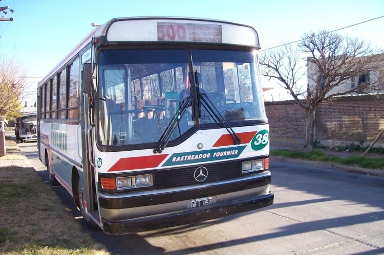 MARCELO SALGADO
B.2373232 - WFT892
http://galeria.bus-america.com/displayimage.php?pid=8766
http://galeria.bus-america.com/displayimage.php?pid=10480
http://galeria.bus-america.com/displayimage.php?pid=10481
http://galeria.bus-america.com/displayimage.php?pid=12666
http://galeria.bus-america.com/displayimage.php?pid=21011
http://galeria.bus-america.com/displayimage.php?pid=30272

Fotos de Agustín Muñoz.
Palabras clave: RastreadorFournier Interno38 500